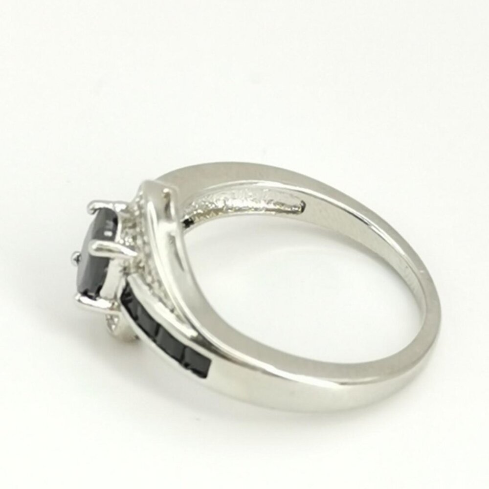 Sterling Silver Black Spinel ring size 7.25 🆕 - Picture 4 of 6